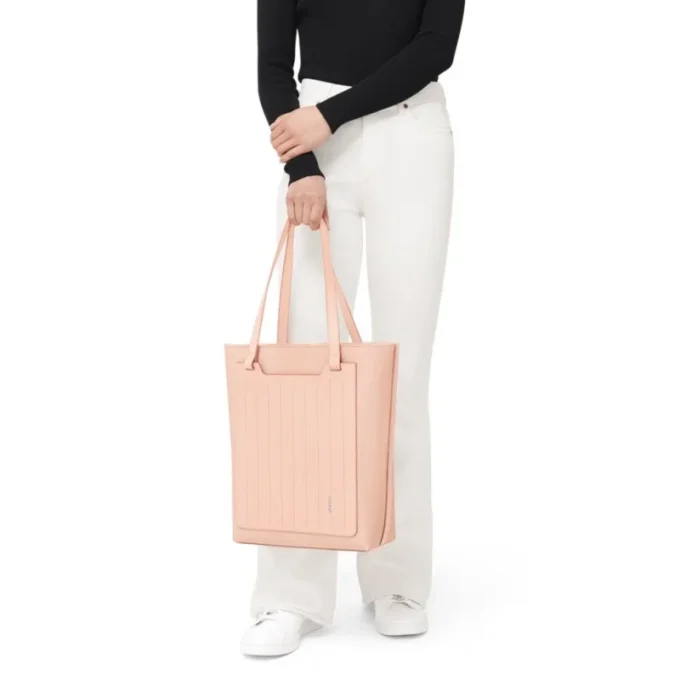 Never Still Vertical aus Leder und Canvas TrageBags Never Still Vertical aus Leder und Canvas TrageBags