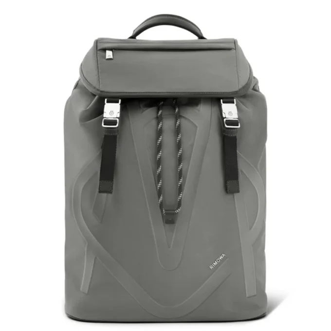 Signature Flap aus ECONYL®-Nylon Rucksack Signature Flap aus ECONYL®-Nylon Rucksack