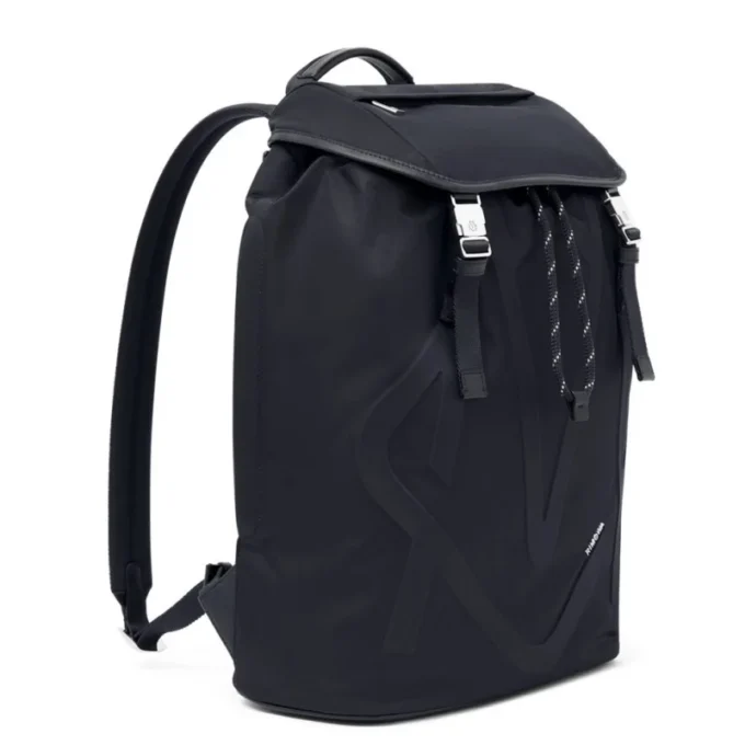 Signature Flap aus ECONYL®-Nylon Rucksack Signature Flap aus ECONYL®-Nylon Rucksack