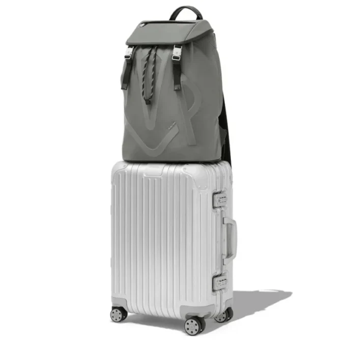 Signature Flap aus ECONYL®-Nylon Rucksack Signature Flap aus ECONYL®-Nylon Rucksack